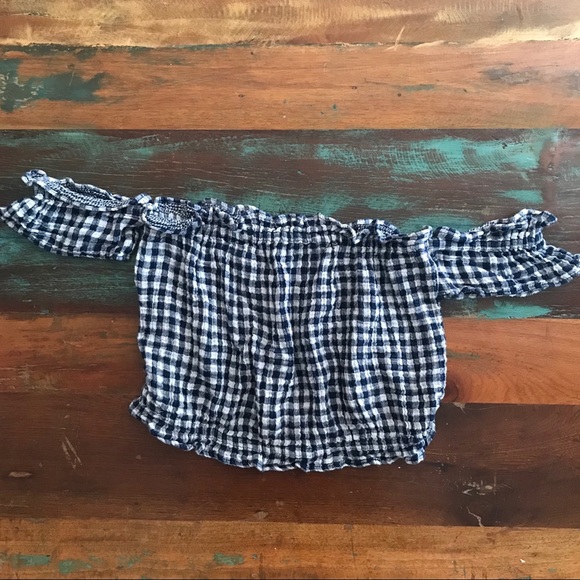 LAST CHANCE**Blue Gingham Off the Shoulder CropTop - Picture 4 of 7